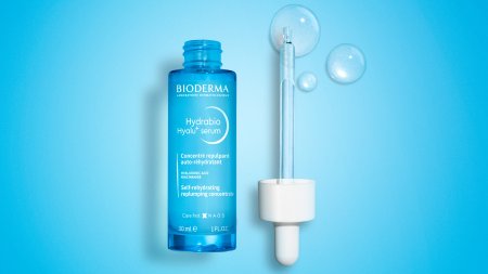 Flasche Hydrabio Hyalu+serum mit Pipette mit Flüssigkeit